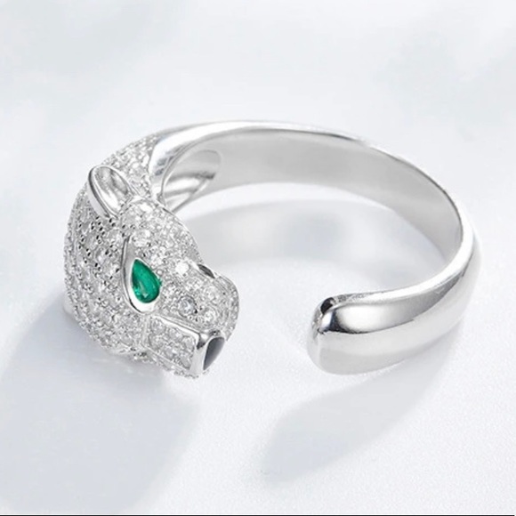 White gold Diamond Custom made from dubai! A head turner diamond ring! Best gift